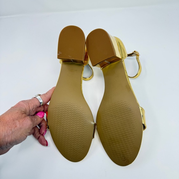 Steve Madden Irenee Metallic Gold 2-Inch Block Heel Ankle-Strap Sandals Size 9.5 - Picture 8 of 15